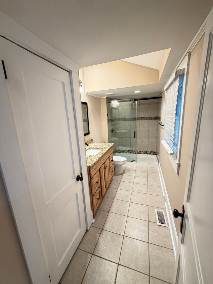 106 S East Ave - Photo 7 of 33