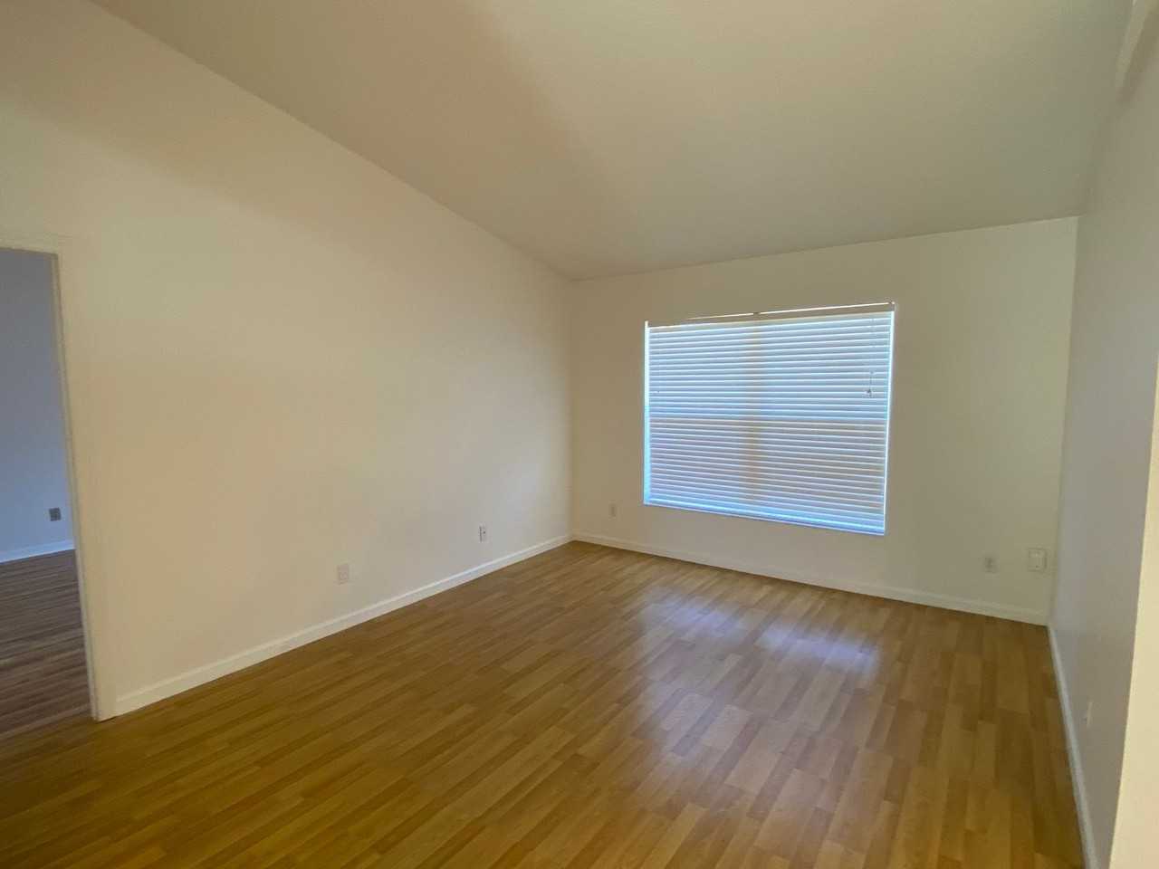 15327 Lafite Ln - Photo 6 of 24
