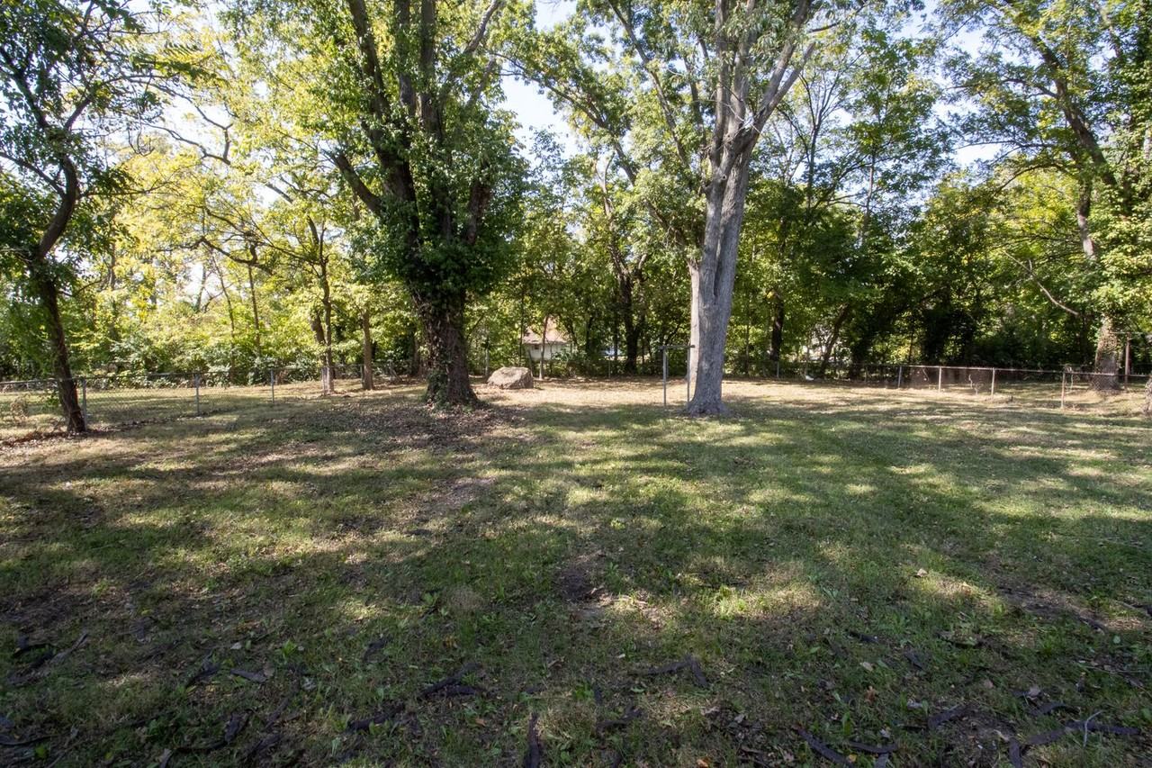 909 Range Line St - Photo 4 of 8