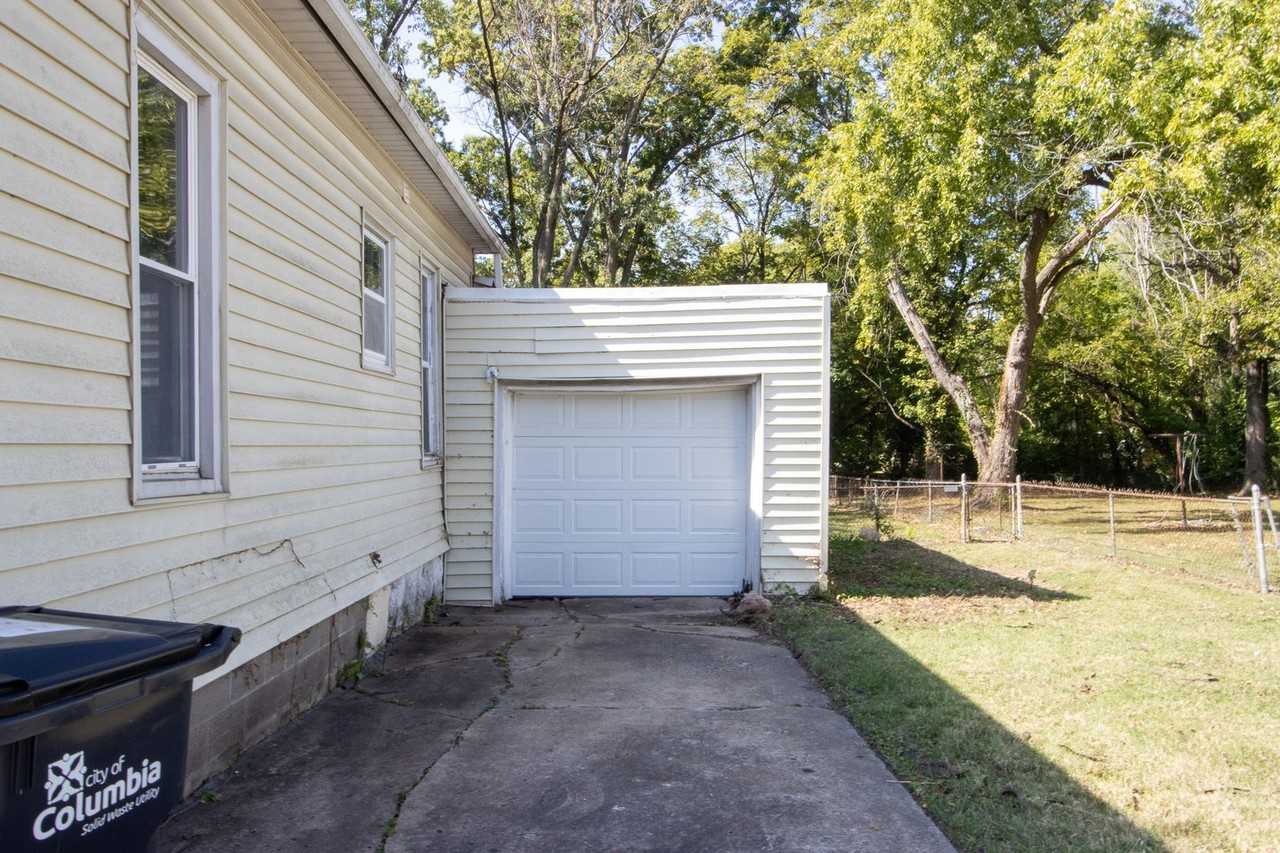 909 Range Line St - Photo 6 of 8