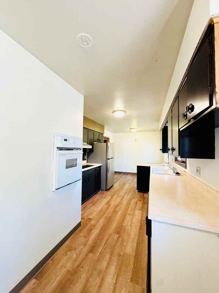 1212 Emigh St - Photo 7 of 18