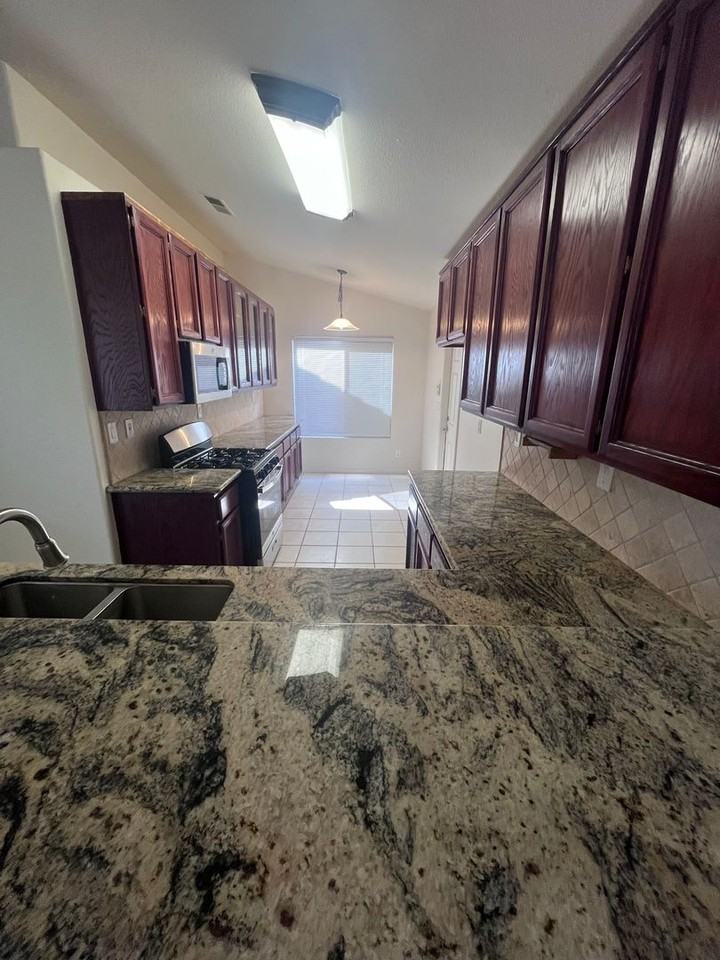 4150 Munich Ct - Photo 2 of 16
