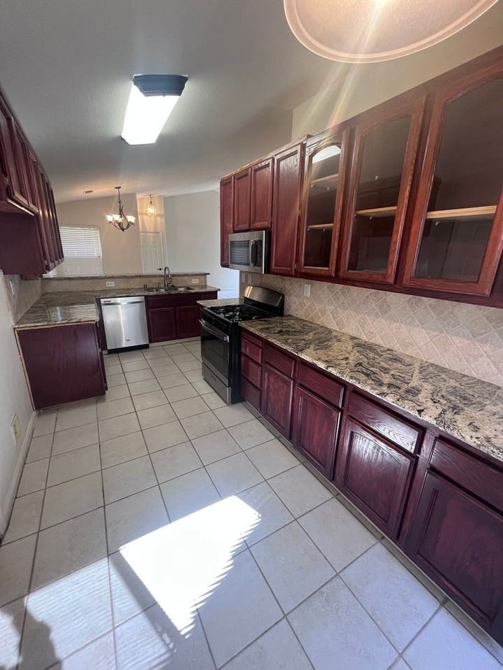 4150 Munich Ct - Photo 3 of 16