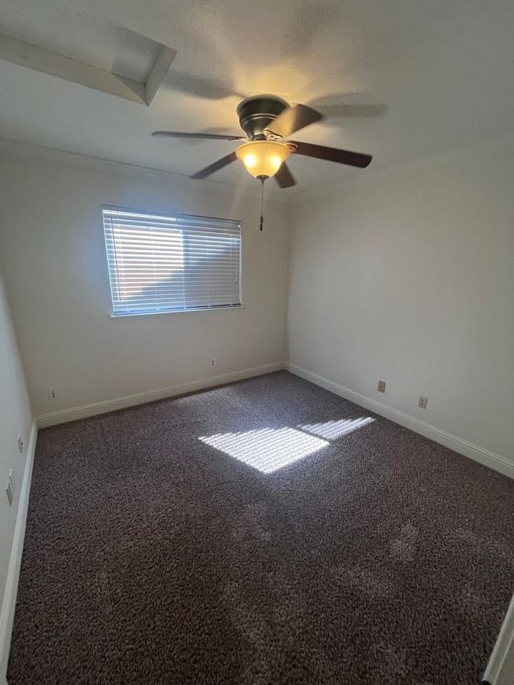 4150 Munich Ct - Photo 6 of 16