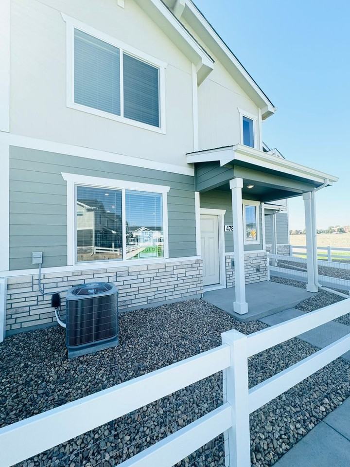 478 Condor Way - Photo 2 of 18