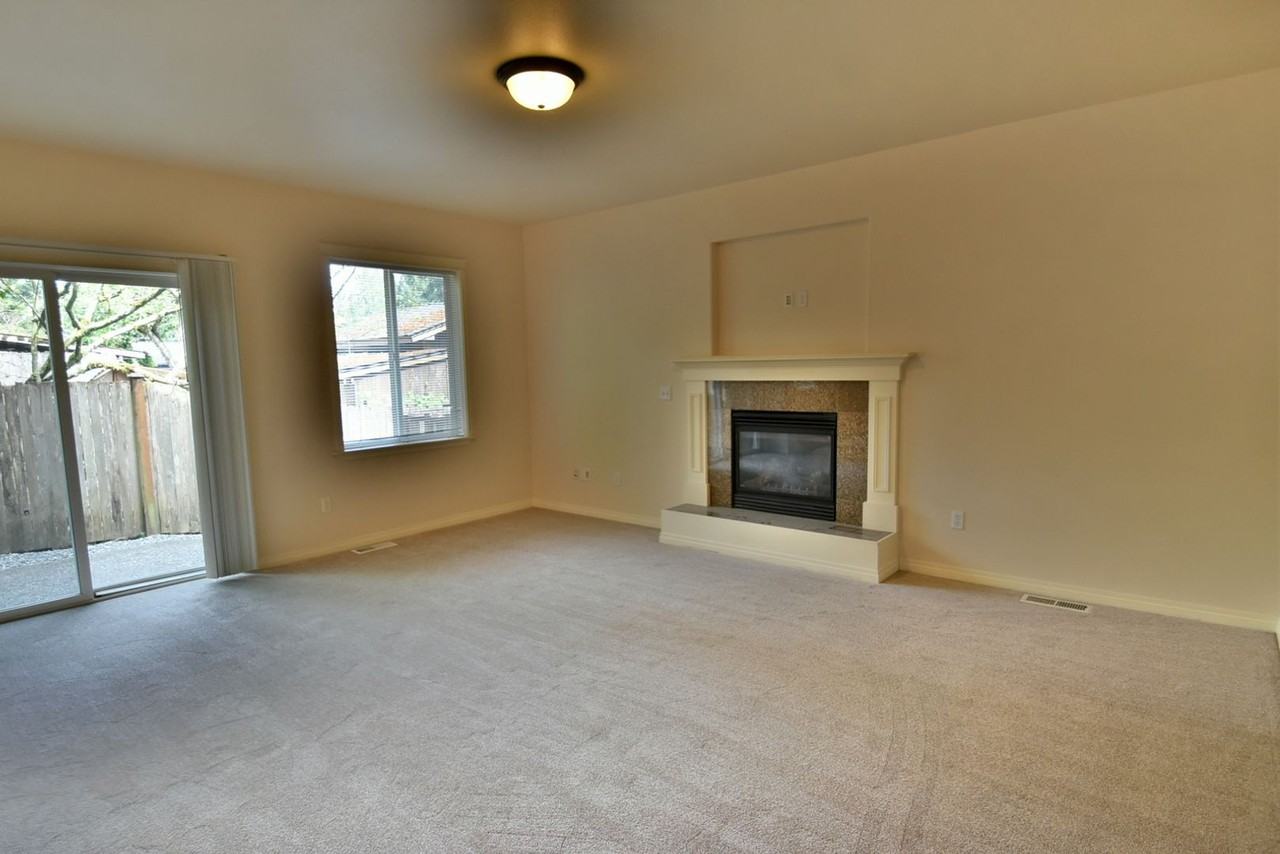 225 161st Pl Se - Photo 3 of 17