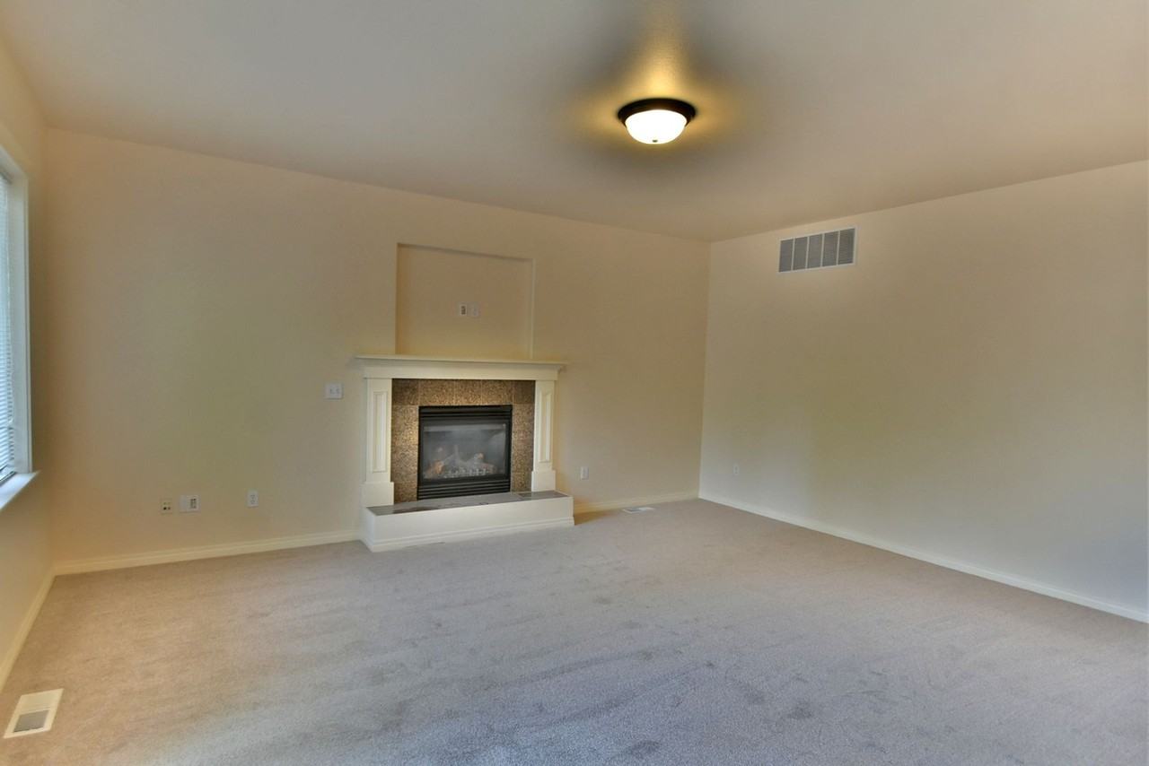 225 161st Pl Se - Photo 4 of 17