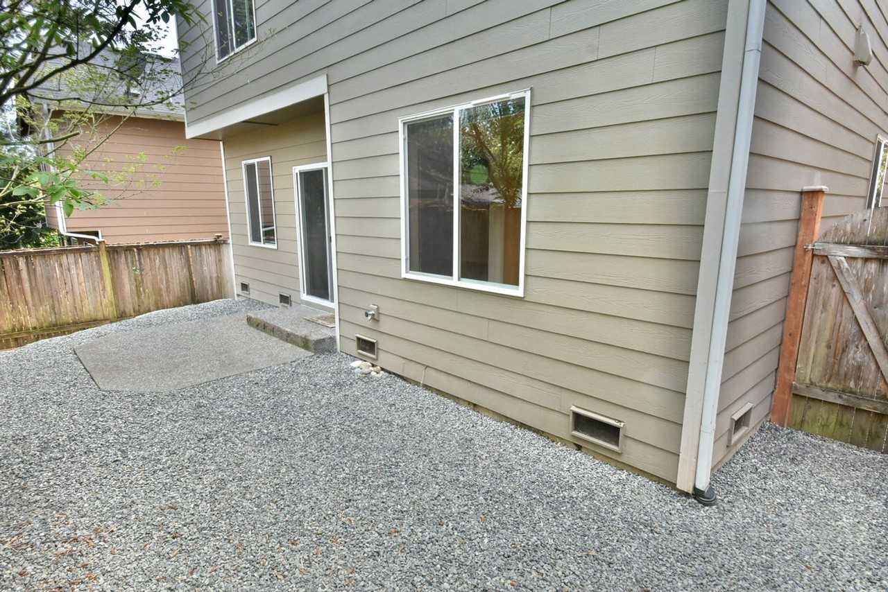 225 161st Pl Se - Photo 7 of 17