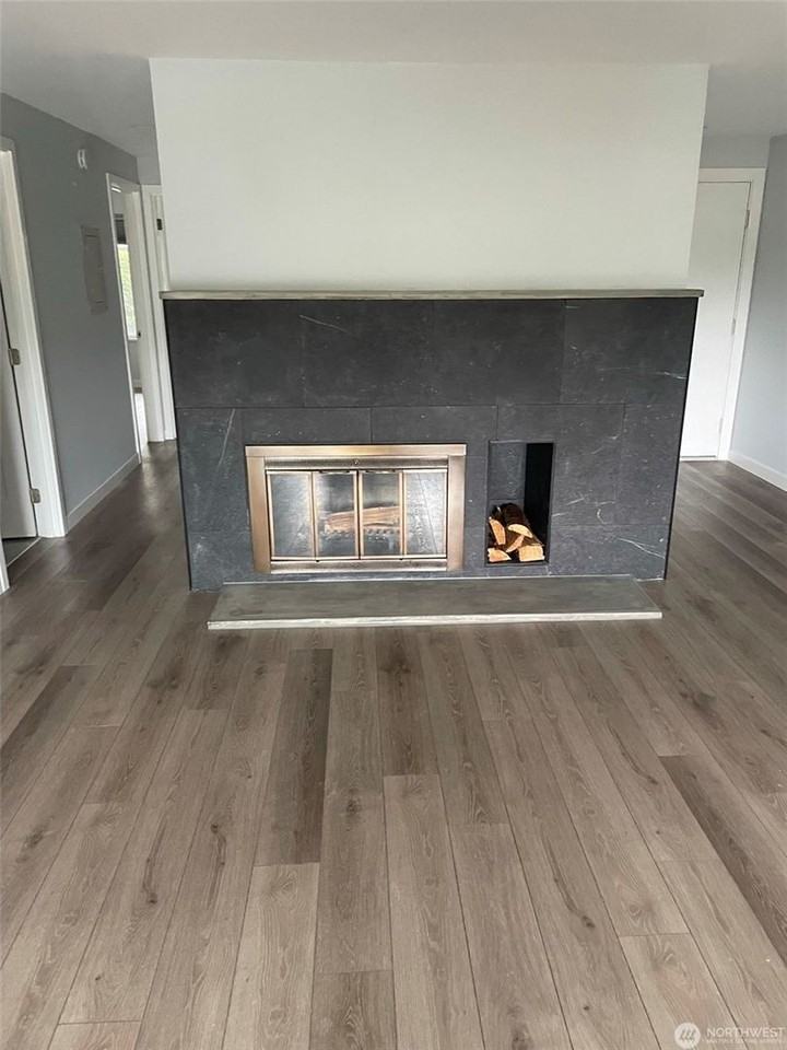 3236 80th Ave Se #4 - Photo 3 of 11