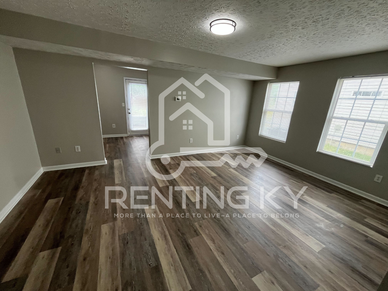 1431 Westwood Dr - Photo 2 of 14