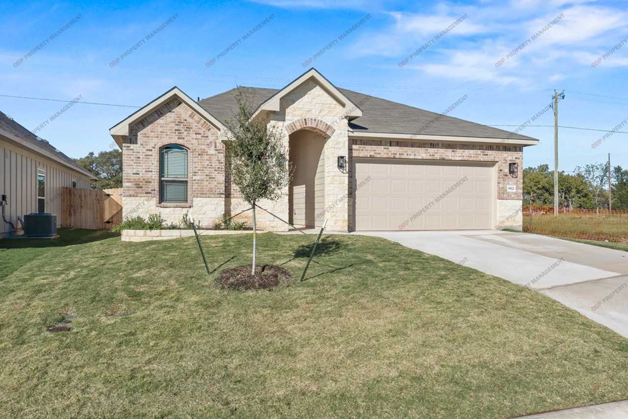 9512 Swenson Ln - Photo 2 of 31