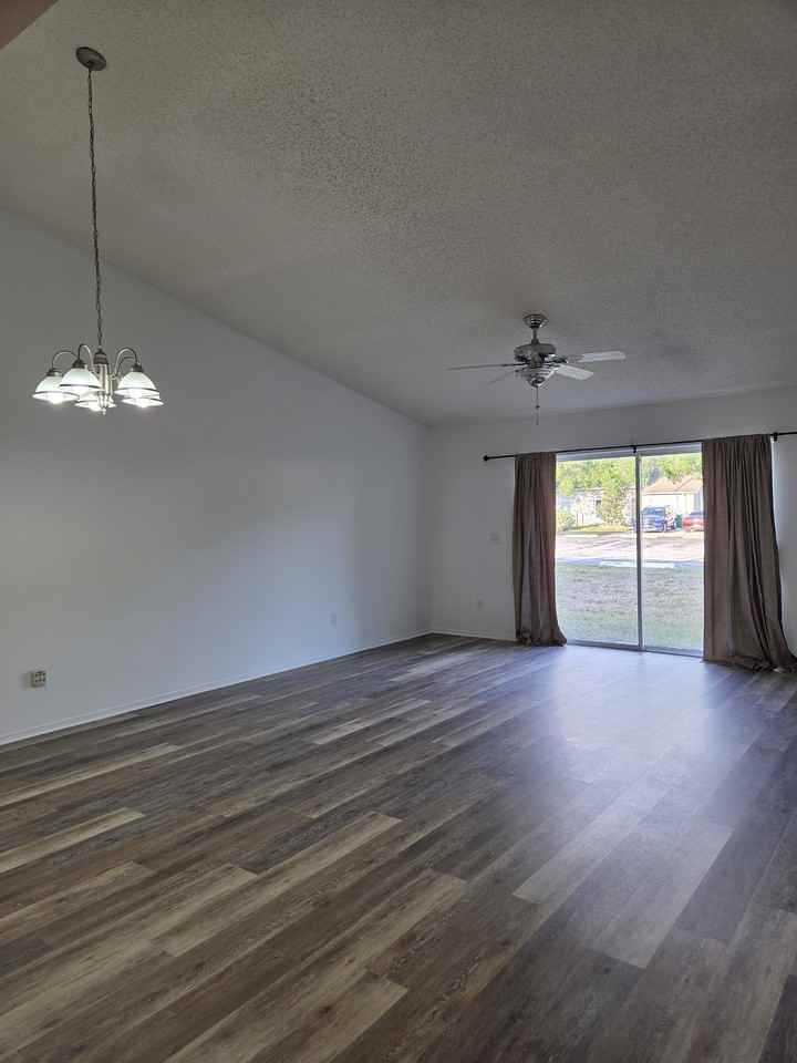1632 Tudor Ln #1632 - Photo 7 of 14