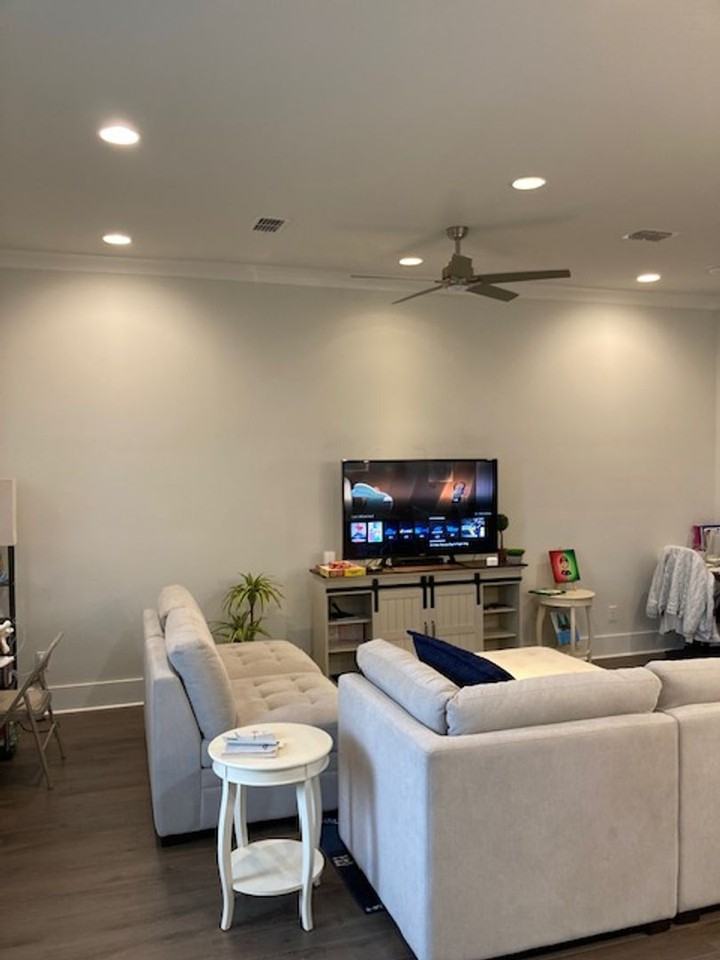 3129 Sturbridge Rd - Photo 3 of 11