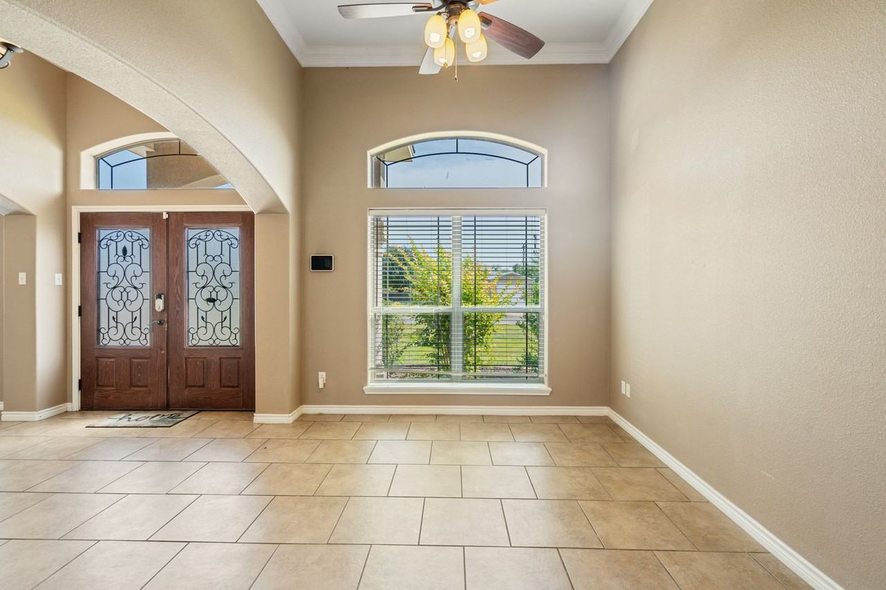 102 Yellowstone Dr - Photo 4 of 23