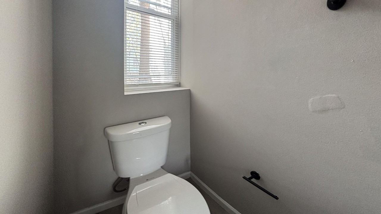 112 N Wilton St - Photo 4 of 16