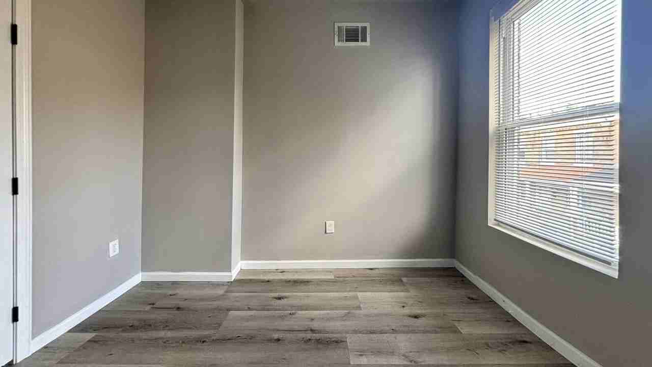 112 N Wilton St - Photo 5 of 16