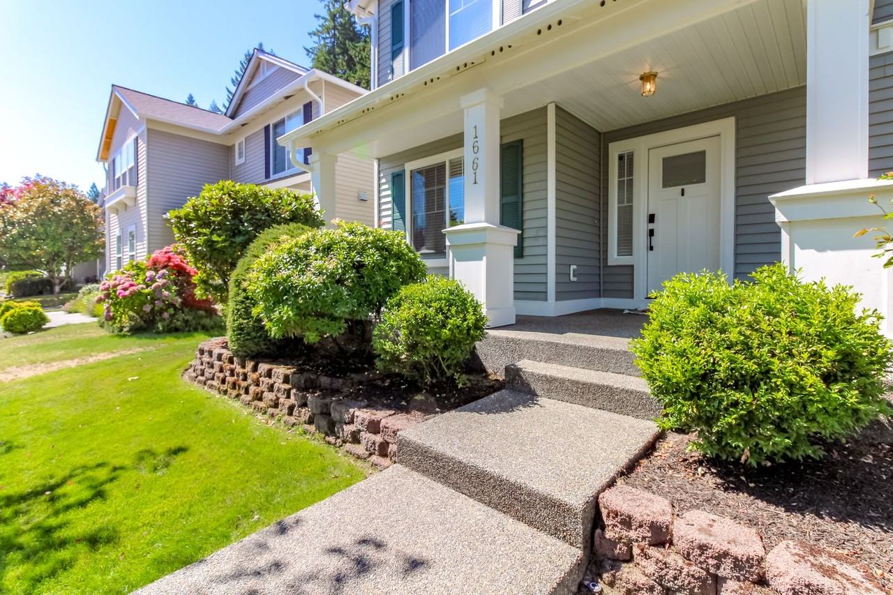 1661 Jensen Ave - Photo 4 of 50