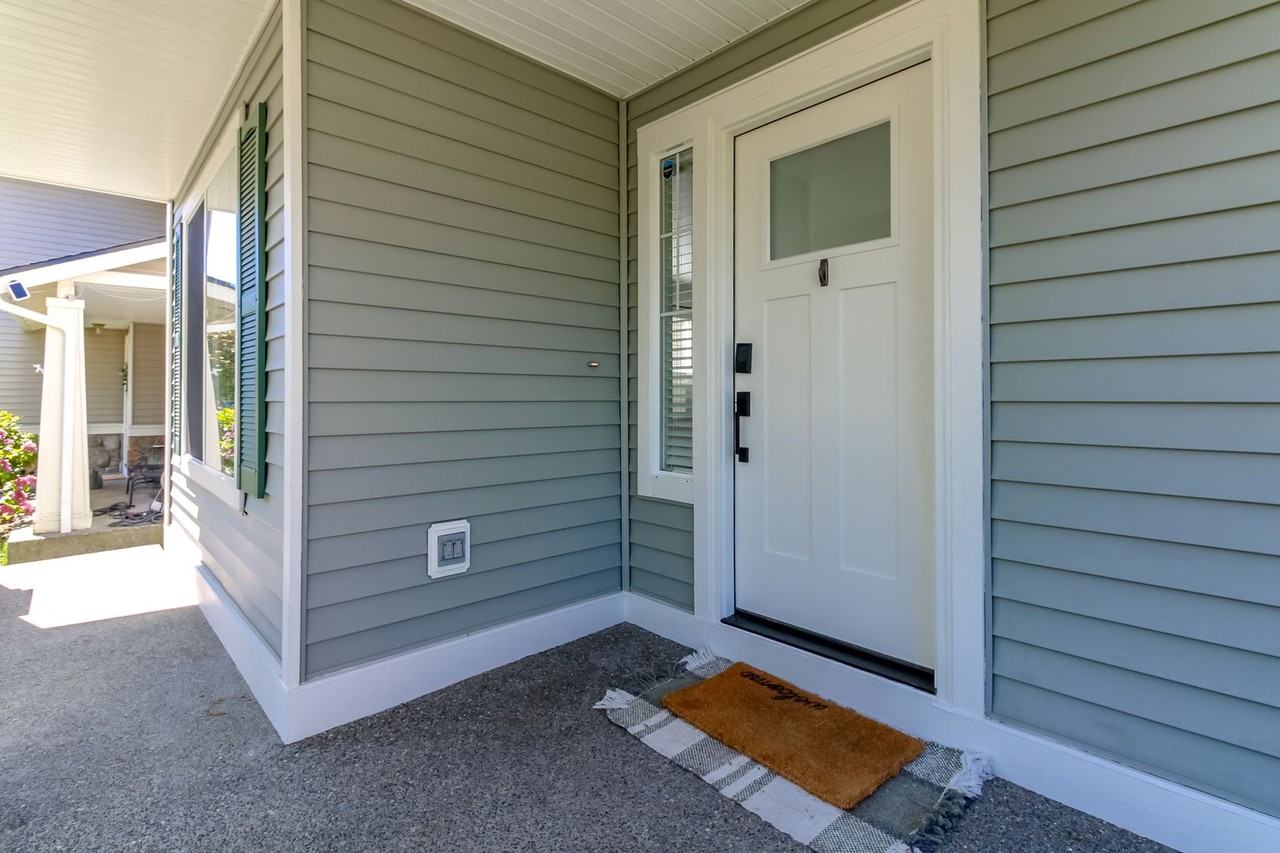 1661 Jensen Ave - Photo 6 of 50