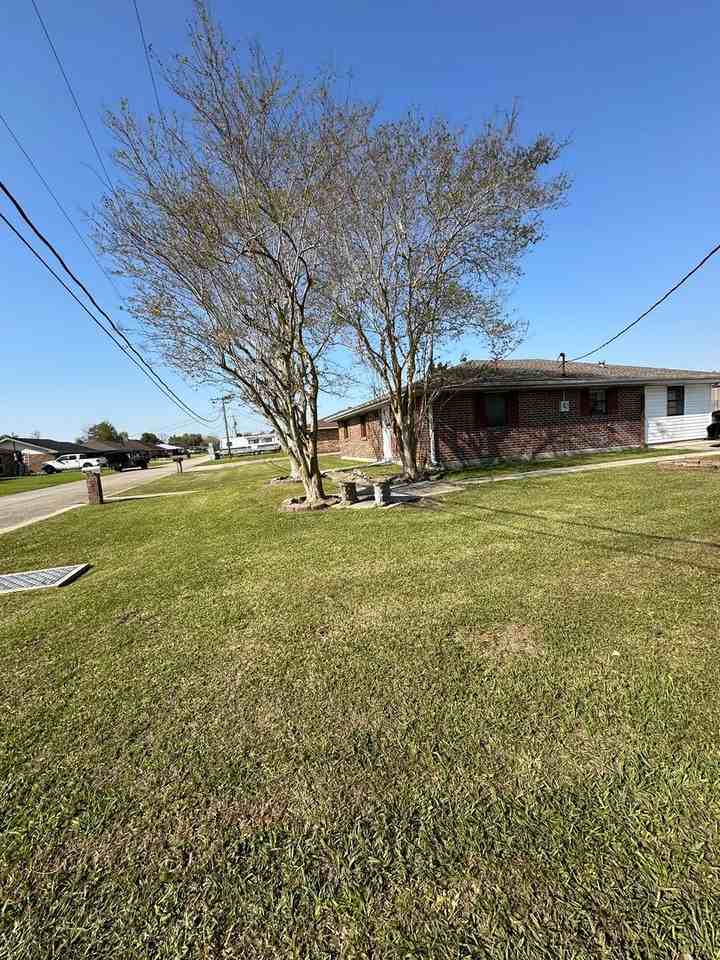 231 Jean Ellen Ave - Photo 2 of 35