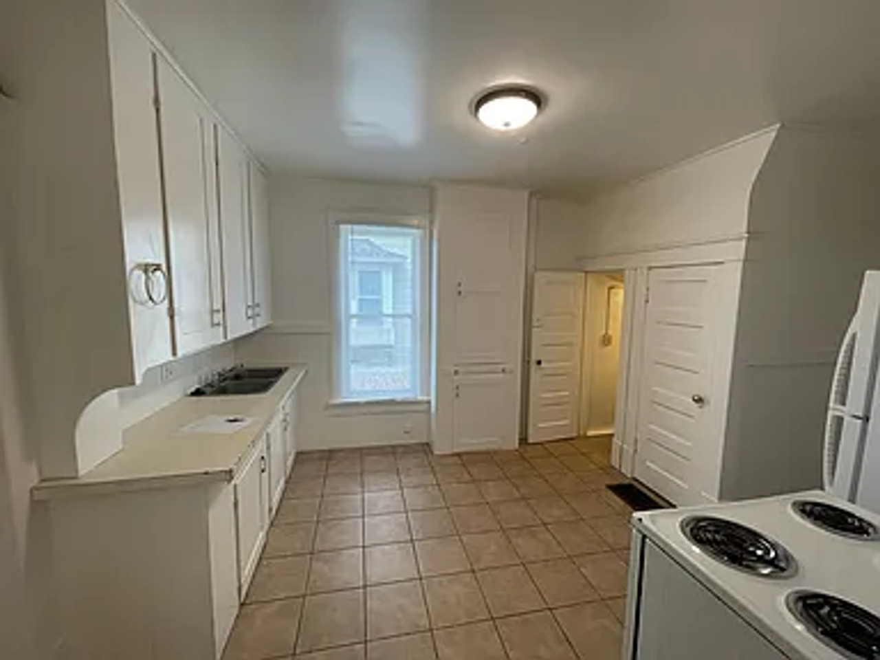 1837 10th Ave - Photo 4 of 12