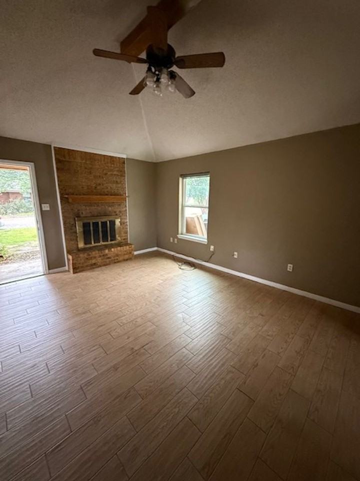 3925 Craig Dr - Photo 4 of 16