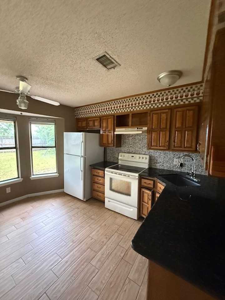 3925 Craig Dr - Photo 5 of 16