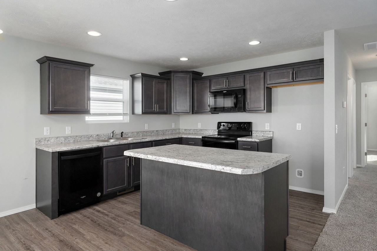 419 W Barcelona St - Photo 3 of 29