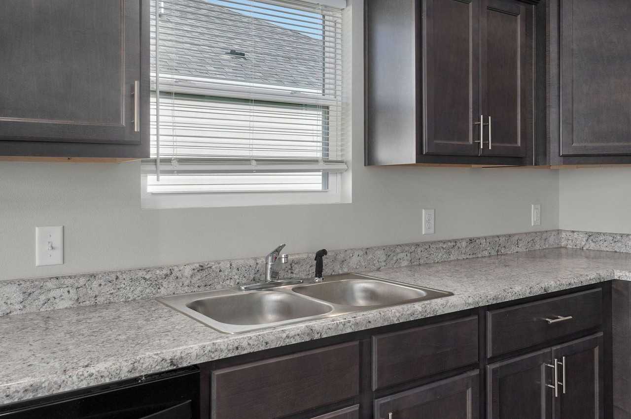 419 W Barcelona St - Photo 5 of 29