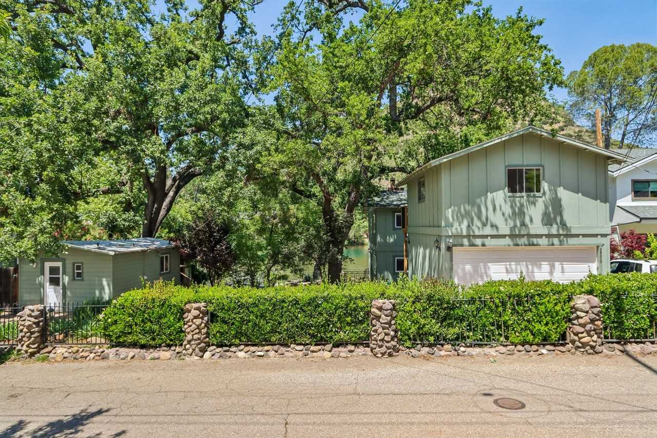 29311 Lakeshore Dr - Photo 3 of 50