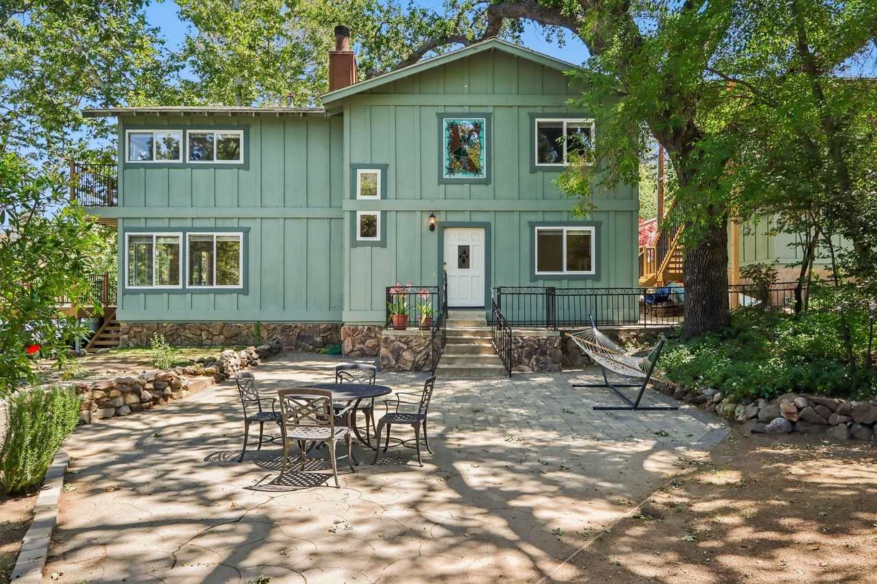 29311 Lakeshore Dr - Photo 4 of 50