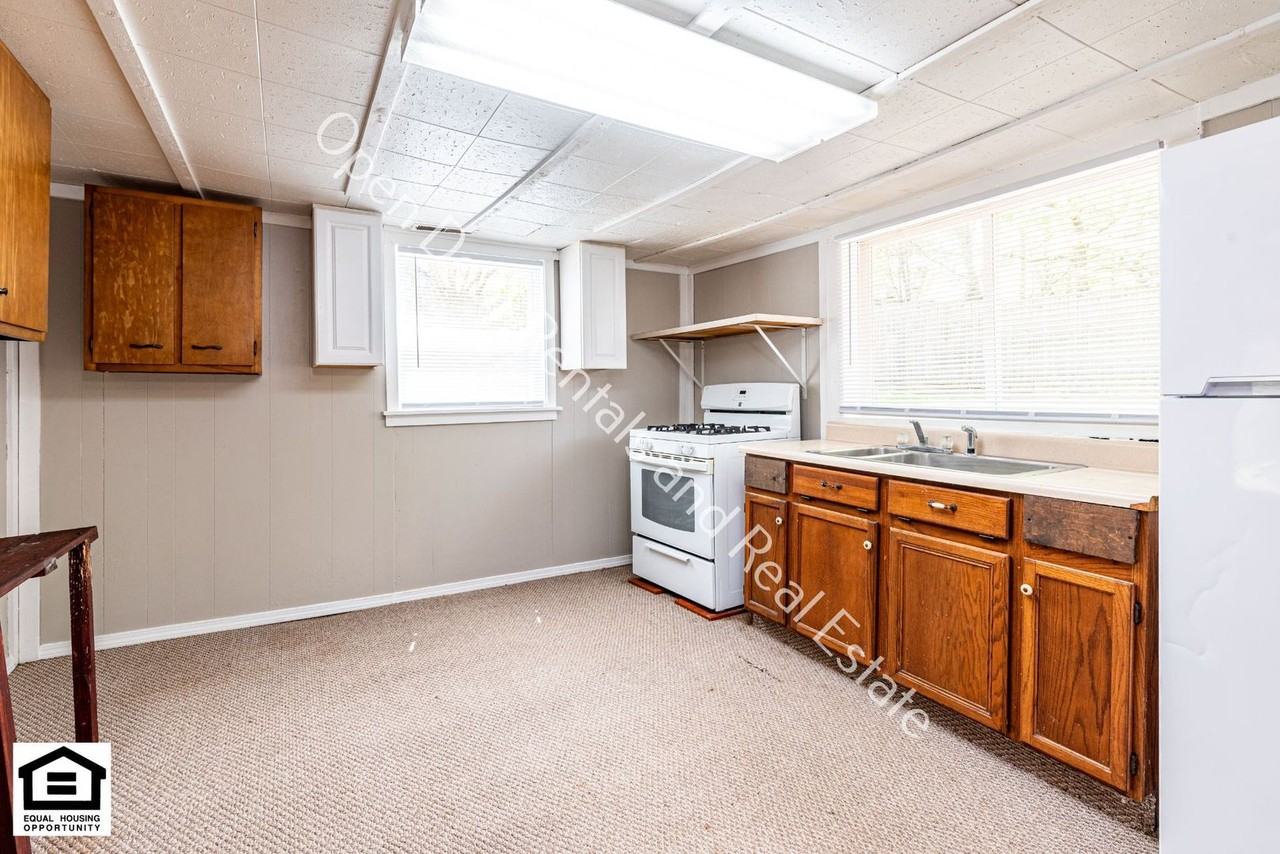 1214 Garden St - Photo 7 of 17