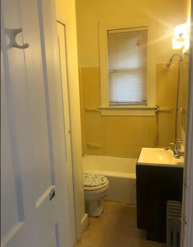 444 Park St - Photo 5 of 7