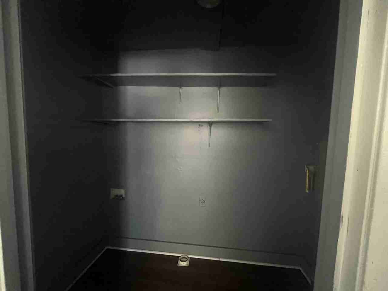 209 Laurel St - Photo 6 of 11