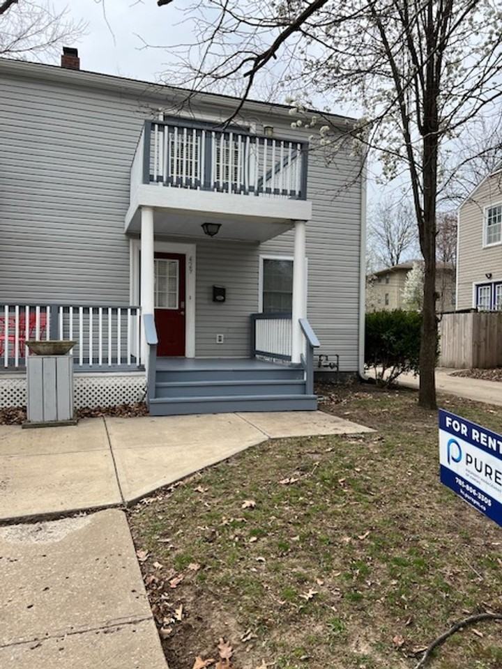 429 E 63rd Ter - Photo 2 of 41