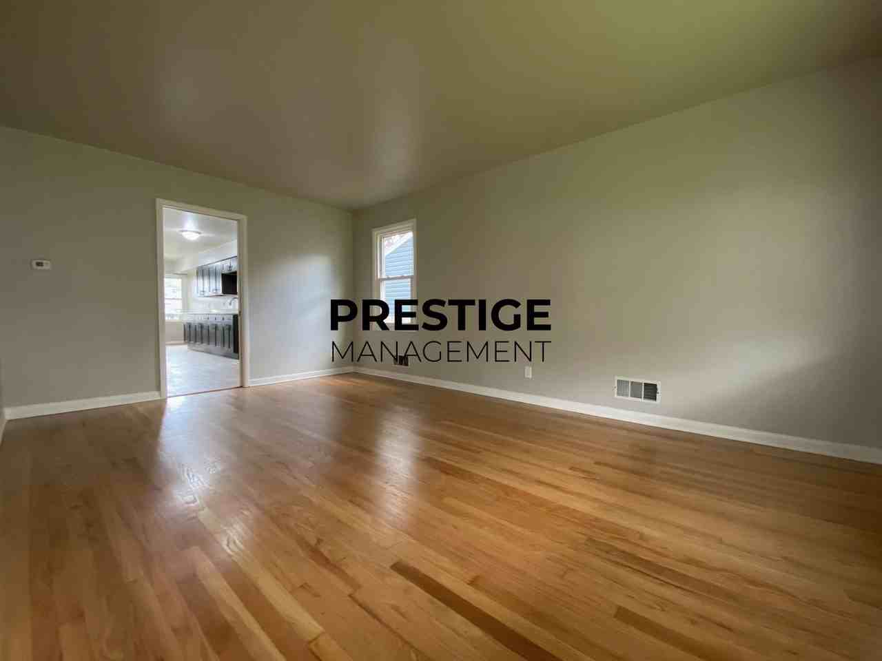 7547 White Oak Ave - Photo 4 of 19