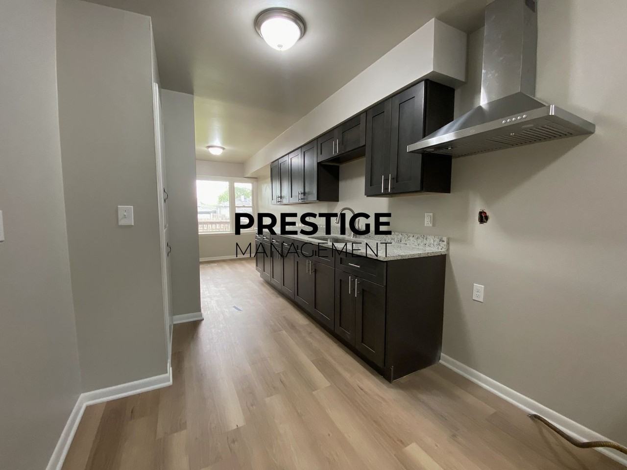 7547 White Oak Ave - Photo 6 of 19