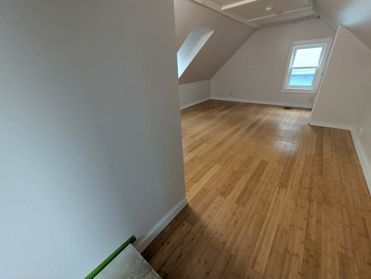258 Essex St - Photo 6 of 10