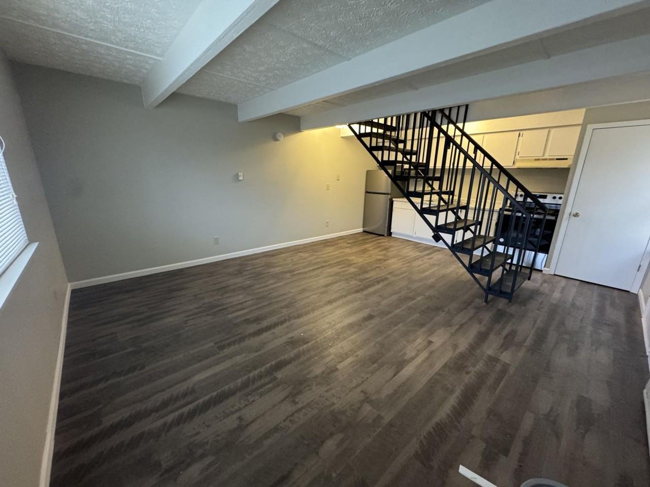 Welcome to Sharon Court Apartments - Photo 2 of 6