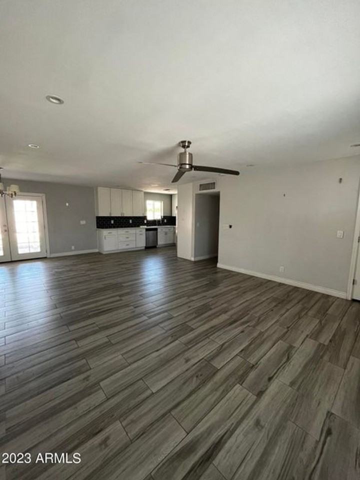 1524 W 5th Pl - Photo 3 of 20