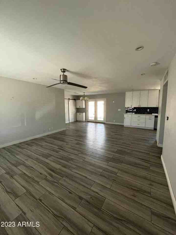 1524 W 5th Pl - Photo 4 of 20