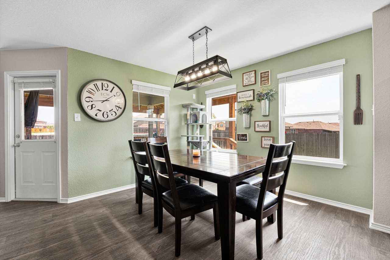 9570 Ranch Loop - Photo 4 of 20