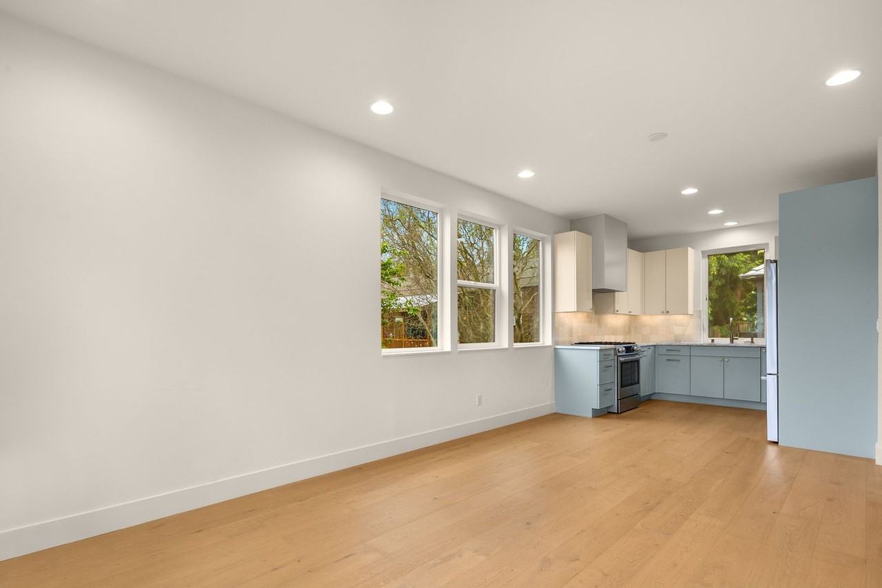312 27th Ave E #A - Photo 4 of 23