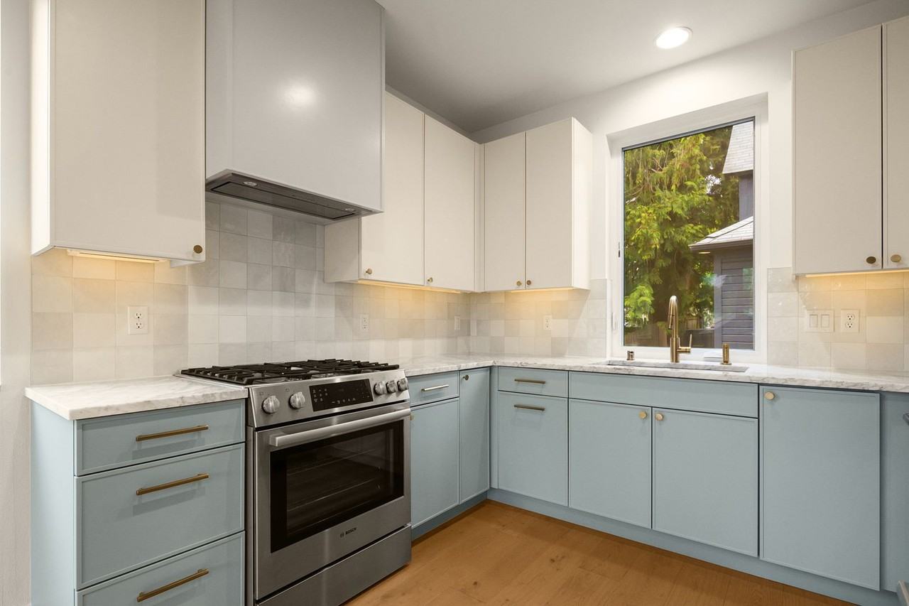 312 27th Ave E #A - Photo 6 of 23