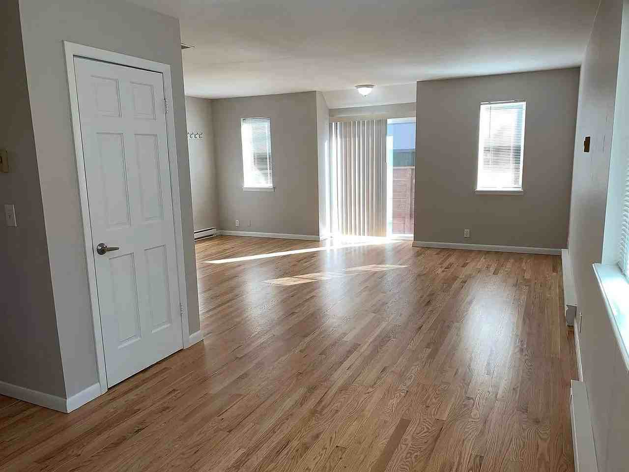 1918 Spruce St - Photo 2 of 21
