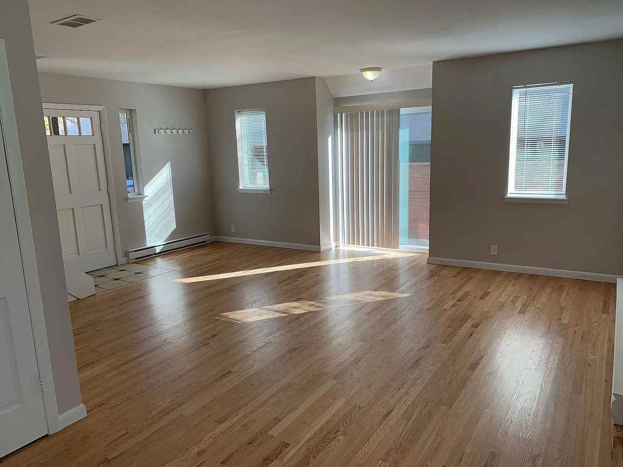 1918 Spruce St - Photo 5 of 21