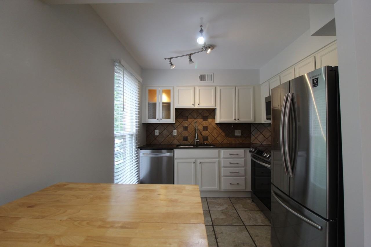4428 Jarboe St #1 - Photo 6 of 18