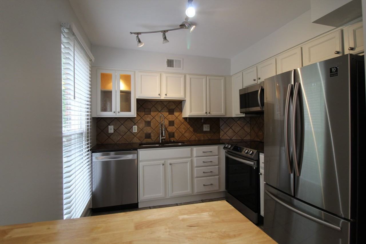 4428 Jarboe St #1 - Photo 7 of 18