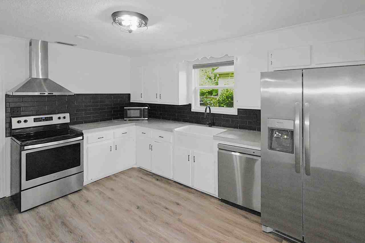 106 Eagle Rd - Photo 6 of 17