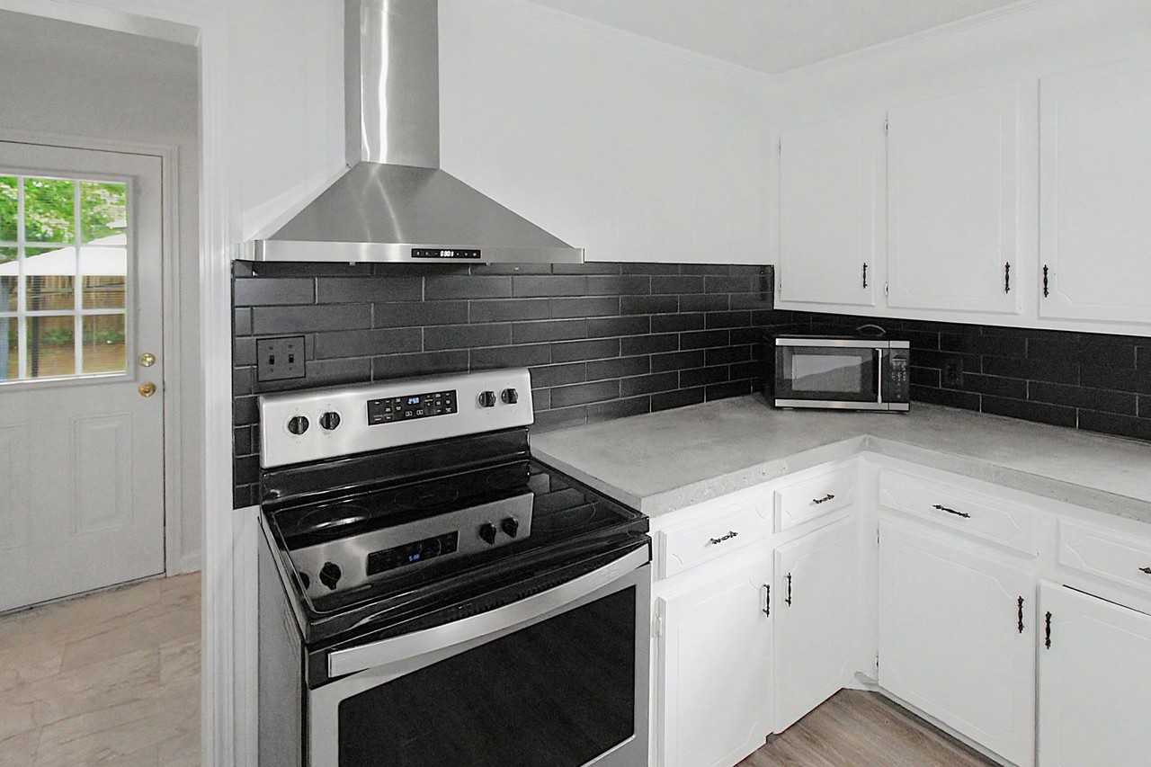 106 Eagle Rd - Photo 7 of 17