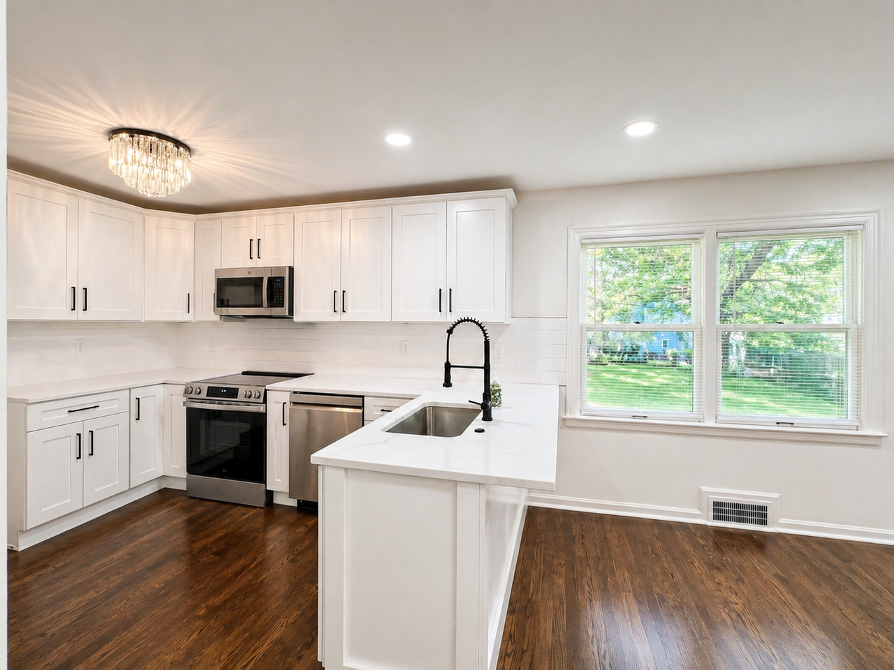 6720 Holmes Rd - Photo 5 of 18